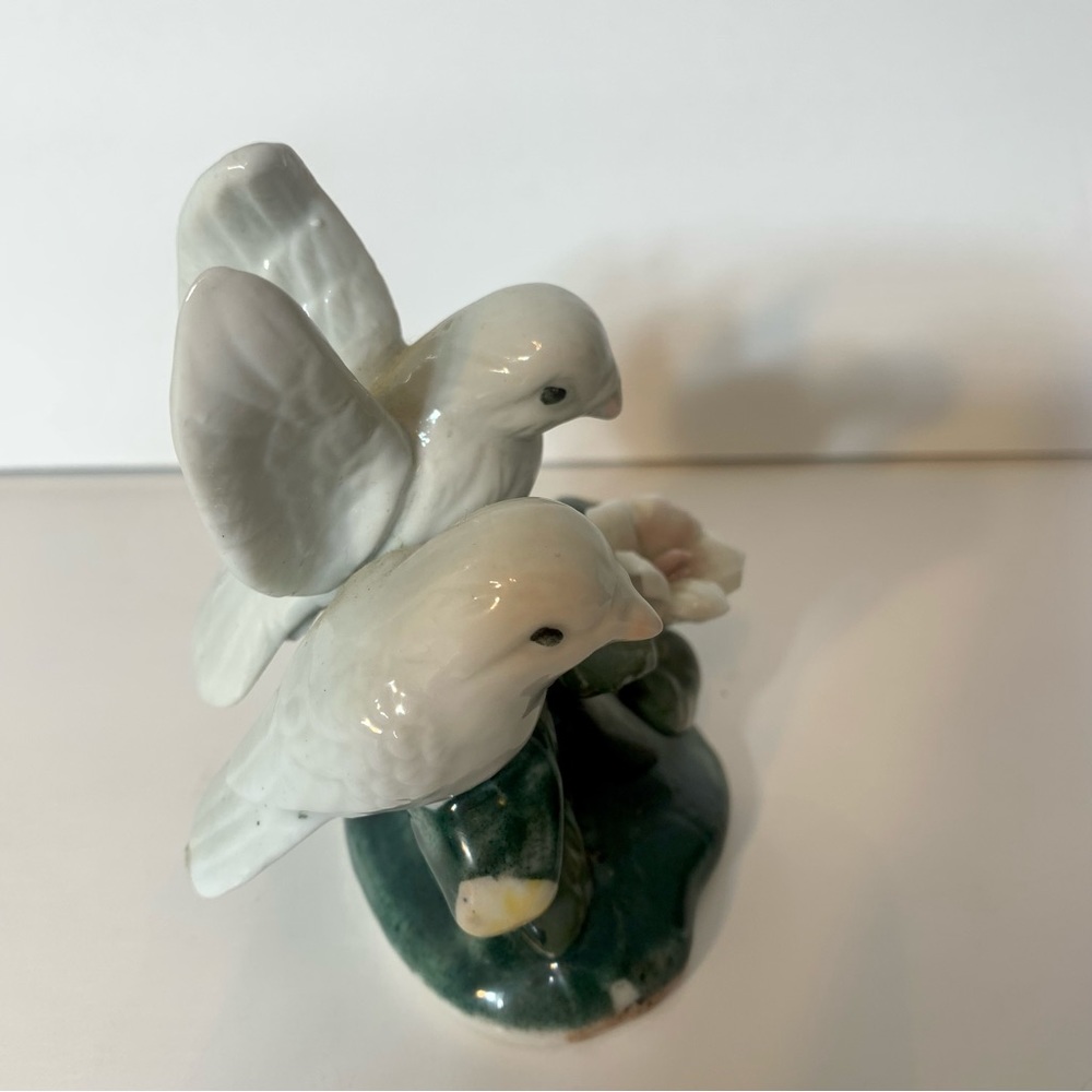 Vintage Ceramic pair of white birds on a green stand with a pink flower. - Picture 4 of 6